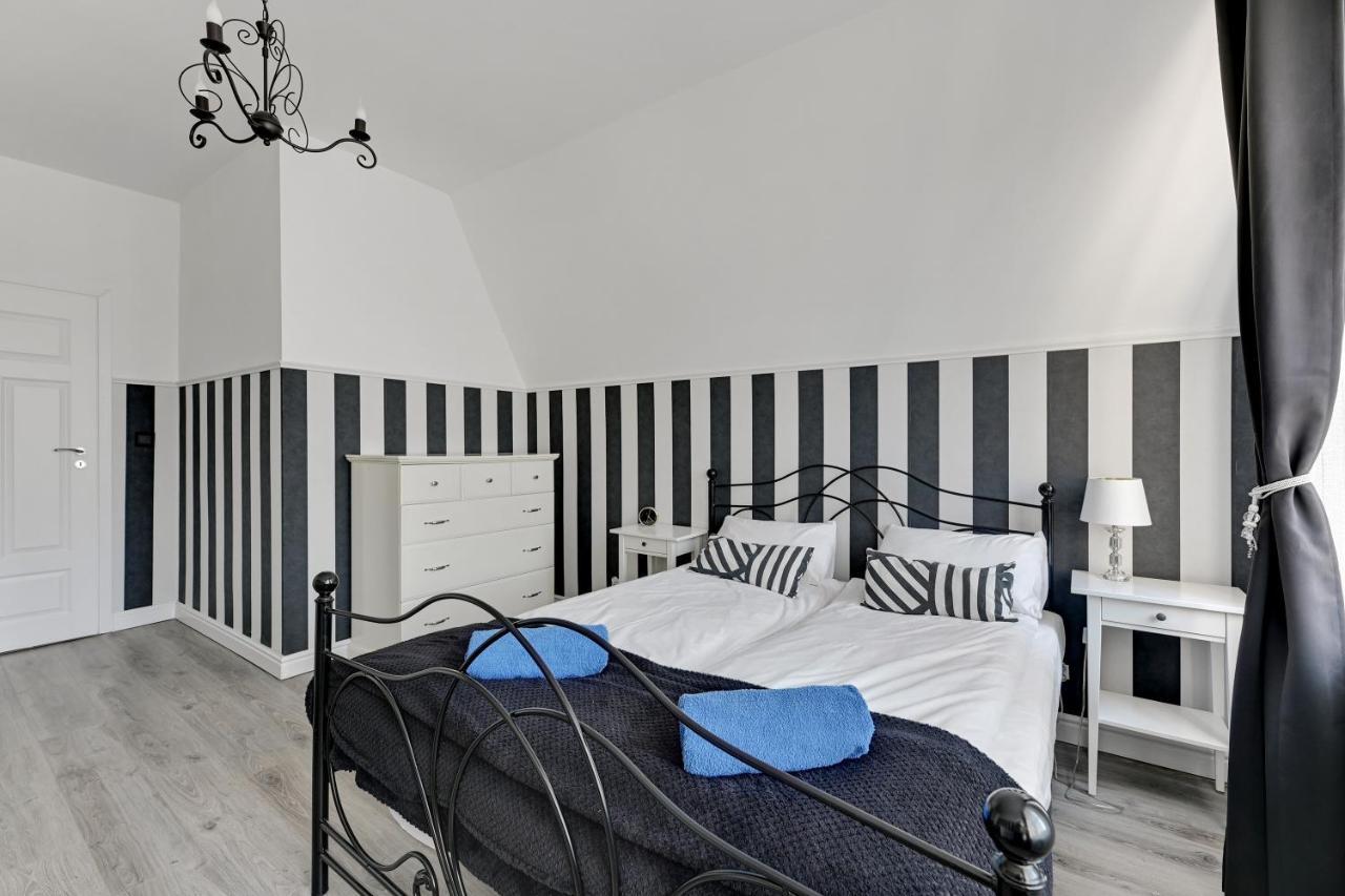 Pola By Q4Apartments - Heart Of The Old Town Гданск Екстериор снимка