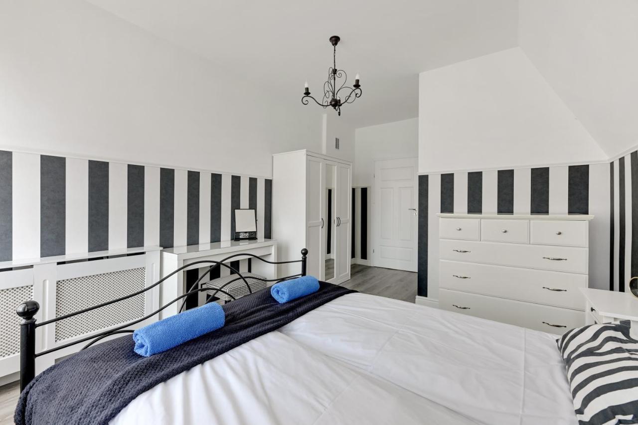 Pola By Q4Apartments - Heart Of The Old Town Гданск Екстериор снимка